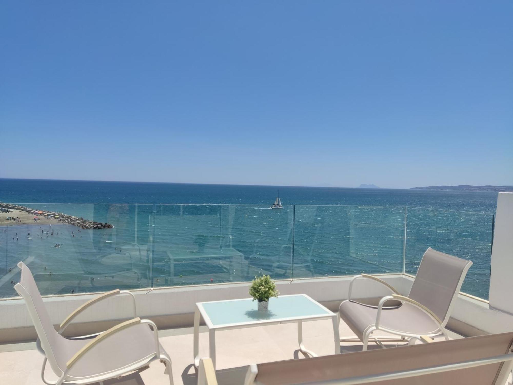 Front Sea View Penthouse Daire Estepona Dış mekan fotoğraf
